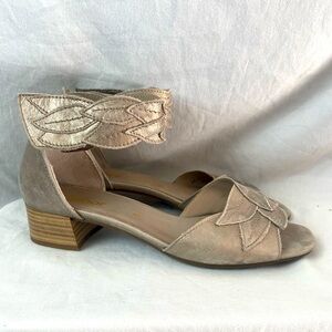 Gabor Elegant Beige Women ANKLE STRAP SANDAL Size 9